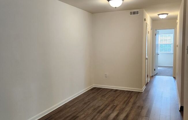 2 beds, 1 bath, 859 sqft, $1,450, Unit GL46007