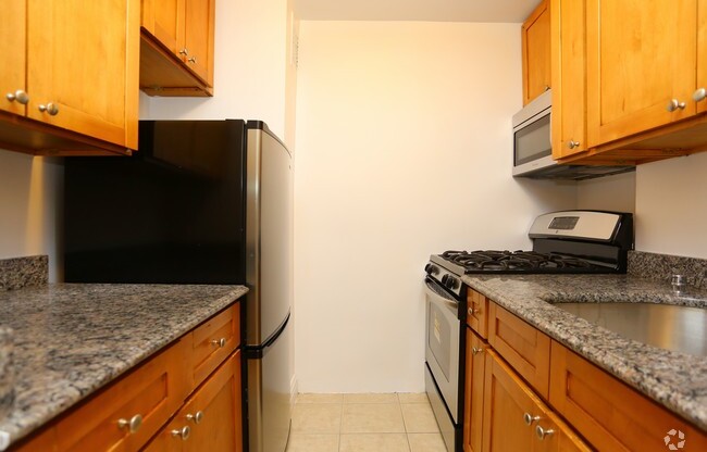 Studio, 1 bath, 500 sqft, $2,925, Unit 15H