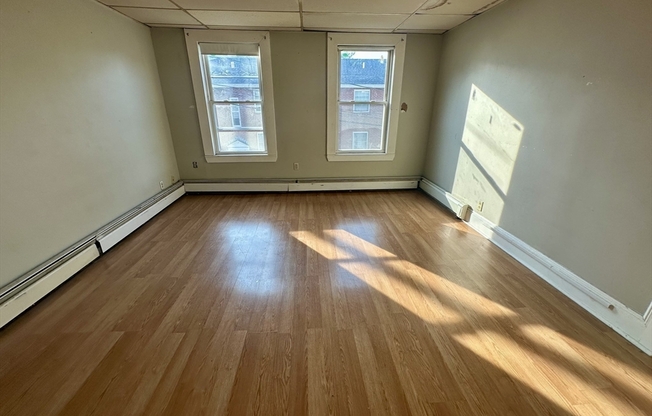 18 MITCHELL ST
