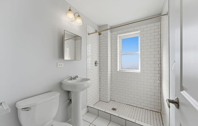 Studio, 1 bath, 250 sqft, $1,275, Unit 7450-76