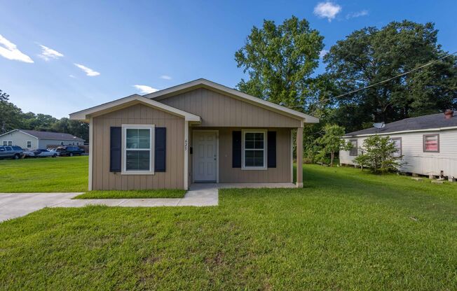 Move In Special - $40 app fee!!  Brand New 3 bedroom / 1 bath home in 77703!