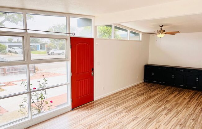 Mid Century Bungalow in prime Clairemont location!