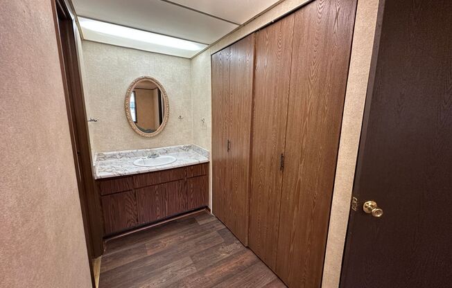 2 beds, 2 baths, $1,295, Unit 401