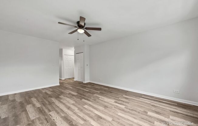 7319 N Rogers