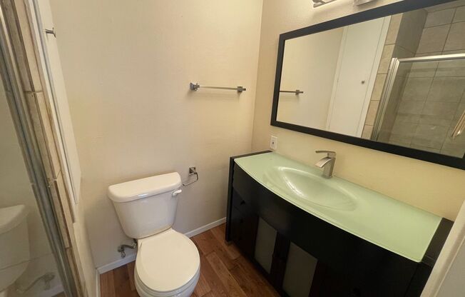 2 beds, 2 baths, 872 sqft, $1,275, Unit 20-A