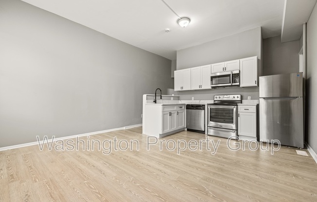 206 E 25 ST