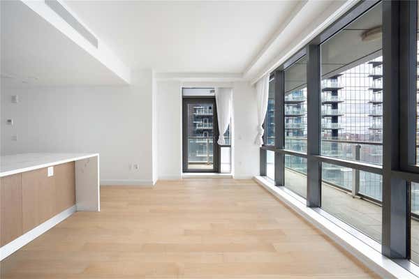 2 beds, 2 baths, 967 sqft, $4,200, Unit 12I