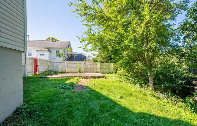 AVAILABLE SEPT 20TH, DON'T MISS THIS UPDATED 3 BEDROOM HOUSE IN MOON TOWNSHIP!