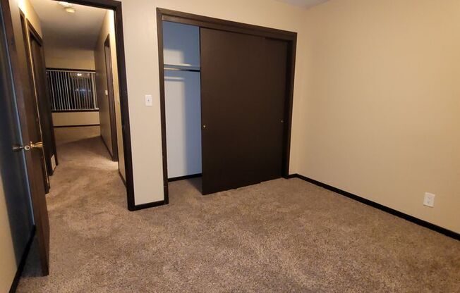 2 beds, 1 bath, $750, Unit 4