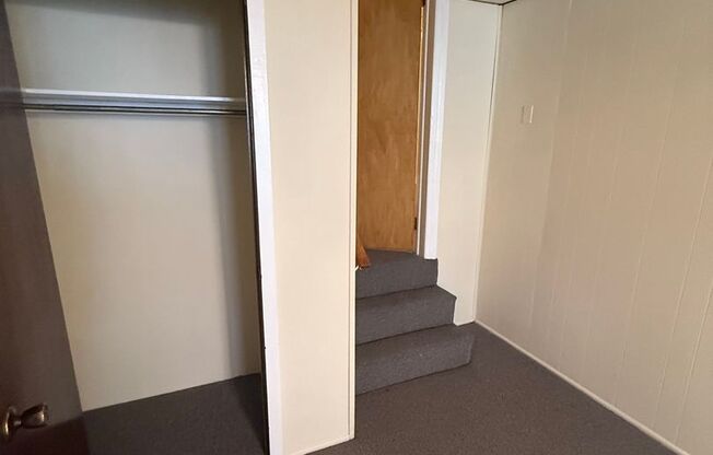 1 bed, 1 bath, 875 sqft, $1,000, Unit 2246 S 15TH ST 1ST FLR