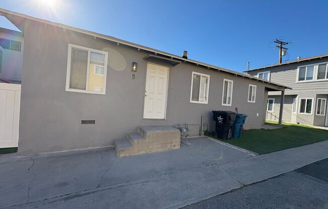 BEAUTIFUL 2 BEDROOM APARTMENT IN INGLEWOOD!! PARKING INCLUDED!