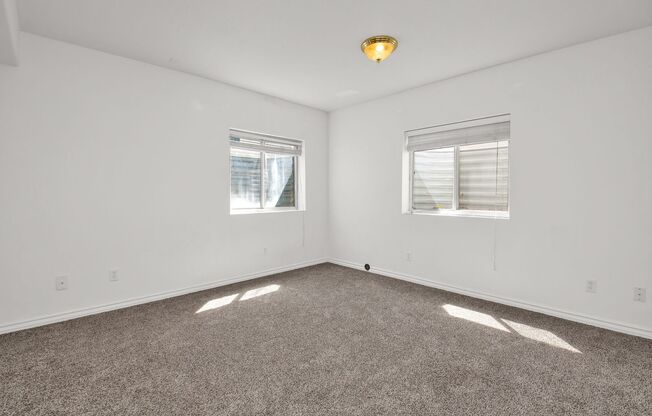 Amazing 4 Bed - 3.5 Bath, Pet-Friendly Layton Home! Available NOW!