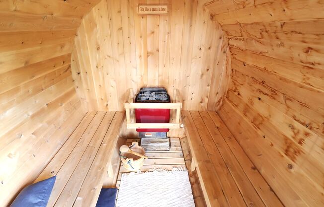 4 Bedroom Rental in Georgetown with Sauna!