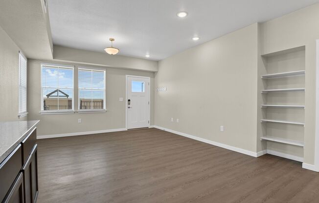 2 beds, 1 bath, 753 sqft, $1,695, Unit 2650-101