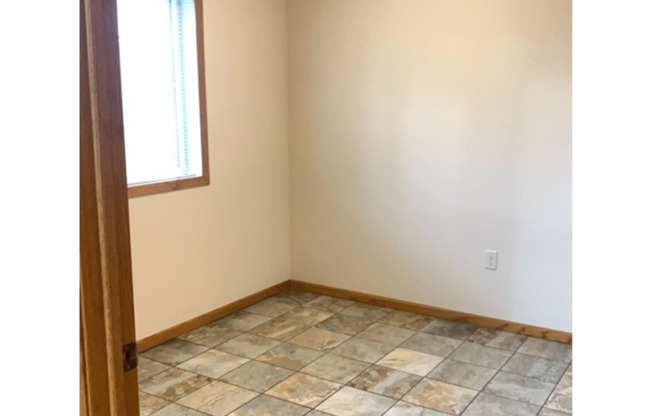 3 beds, 2 baths, $1,475