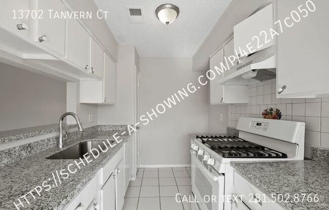 13702 TANVERN CT