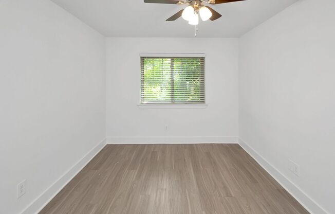 2 beds, 1 bath, 706 sqft, $1,202, Unit 25