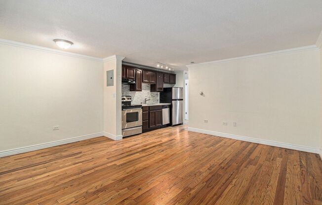 2 Bedroom 1 Bath in the Heart of West Wash Park!