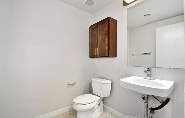 3 beds, 2.5 baths, 1,490 sqft, $4,500, Unit 231
