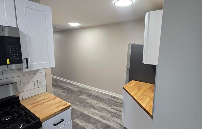 3 Bedroom | 1Bath | 228 Maple Ave - 2N