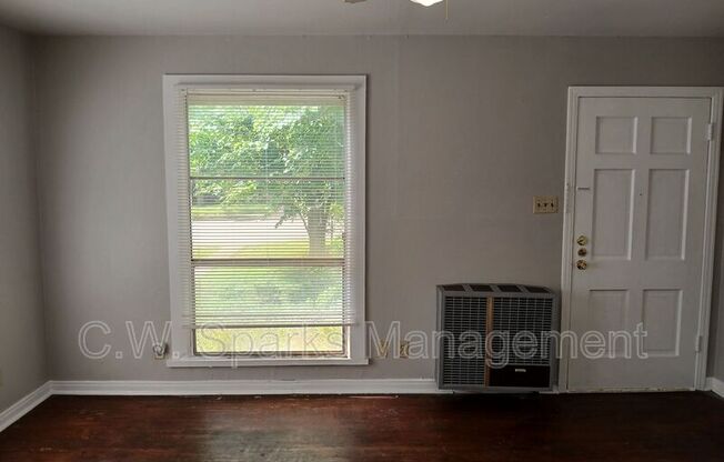 2909 W CLARENDON DR