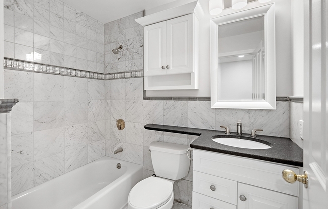 2 beds, 2 baths, 1,027 sqft, $5,200, Unit 201