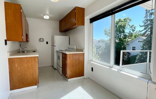 2 beds, 1 bath, 600 sqft, $2,195, Unit 201