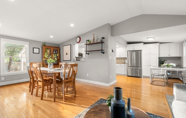15 UNIVERSITY RD