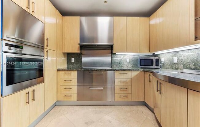 3 beds, 3 baths, $25,500, Unit # 1810