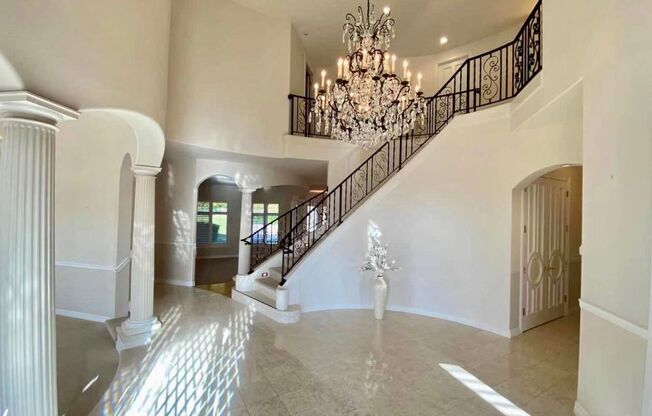 6 beds, 5.5 baths, $9,000