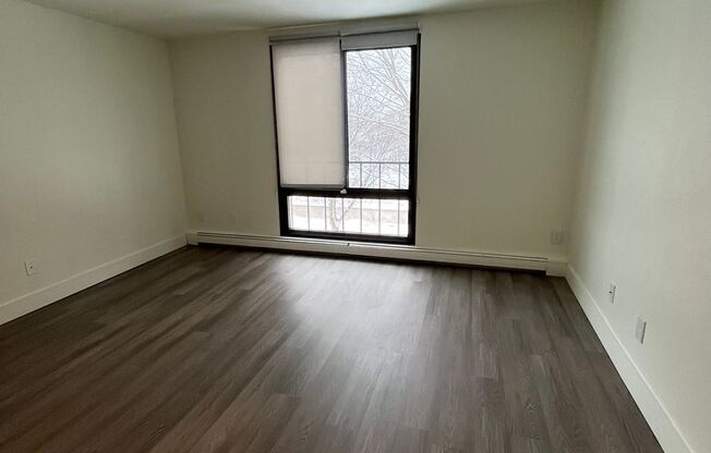 2 beds, 1.5 baths, 950 sqft, $1,395, Unit 300E