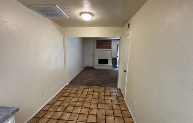 2 bed 1 1/2 bath condo off NW 23rd! Putnam City Schools