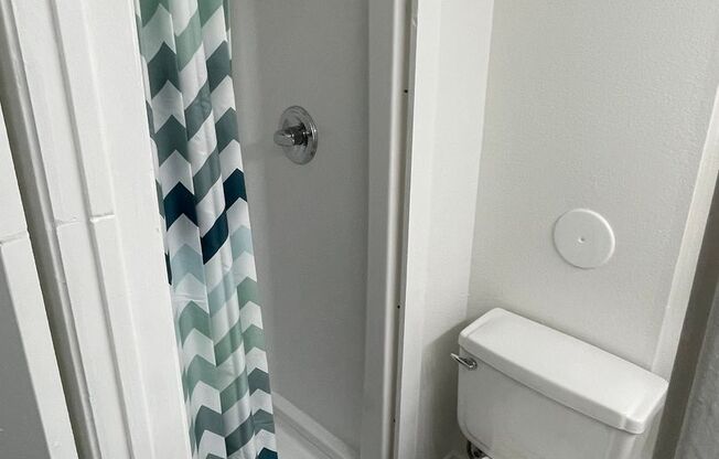 3 BEDROOM CONDO BY UNT