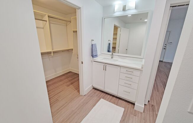 1 bed, 1 bath, 748 sqft, $2,035