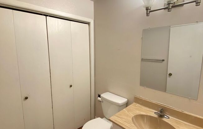 2 beds, 1.5 baths, $950, Unit 1313-A