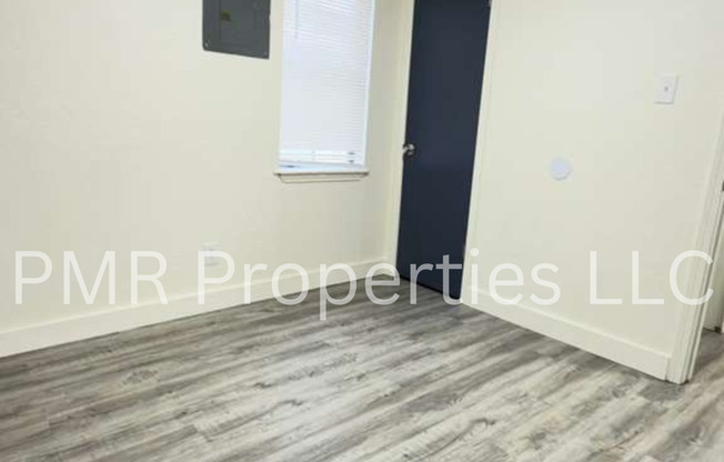 2 Bedrooms / 1 Bathroom House