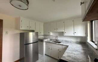 2 beds, 1 bath, $2,350, Unit 5