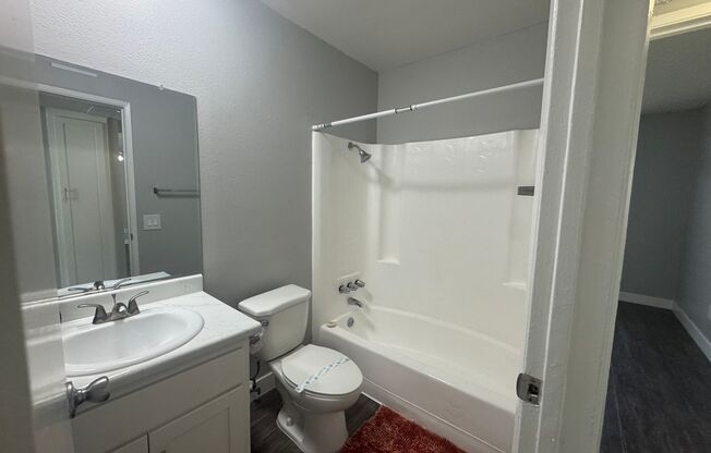 2 beds, 2 baths, 919 sqft, $2,515, Unit E23