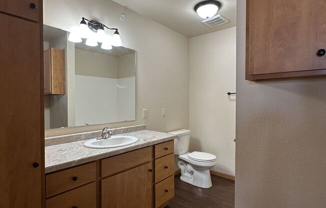 1 bed, 1 bath, 989 sqft, $1,285, Unit ML 515-10