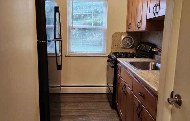 2 beds, 1 bath, 878 sqft, $1,305, Unit WY30002