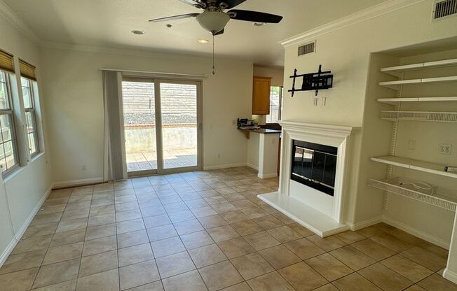 Beautiful Mission Valley Townhome in Escala Complex 92108