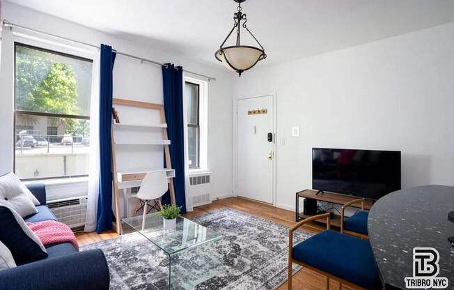 240 E 26 ST