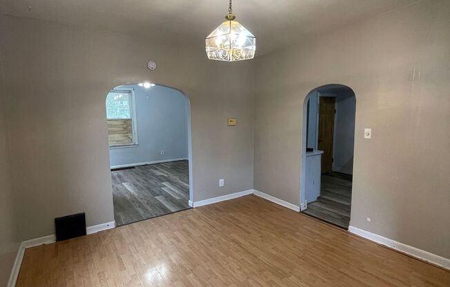 3 beds, 1 bath, $950, Unit 1