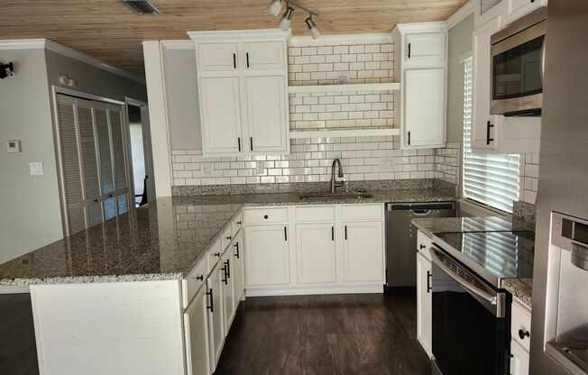 Charming 2 Bedroom, 2 Bath