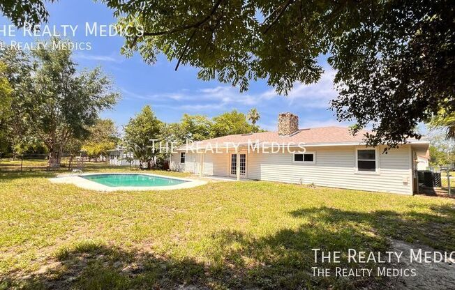 1073 LEEWARD DR