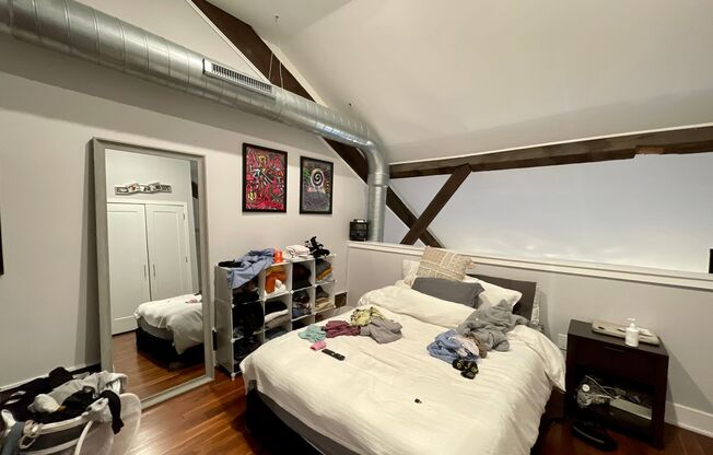 1 bed, 1.5 baths, $1,695, Unit Apt 32