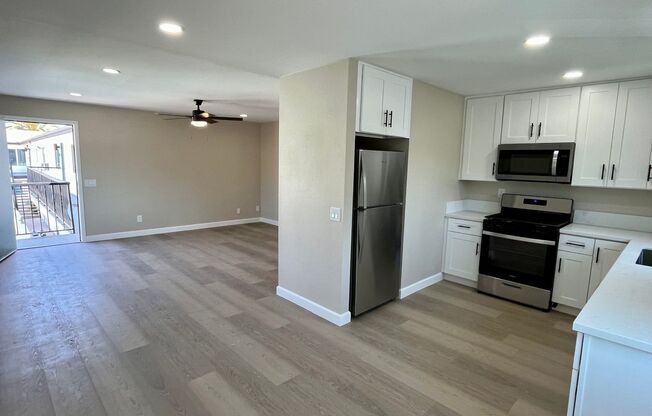 Newly Remodeled 2 Bed/1 Bath Escondido Move In Special for July