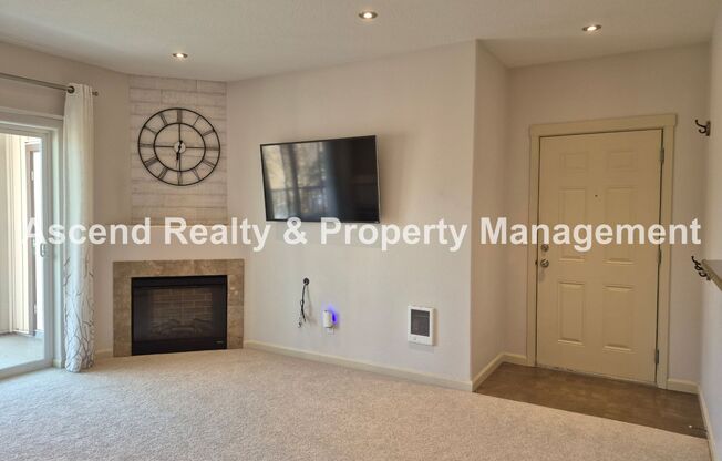 2Bed/2Bath Tanasbourne Condo Quiet Location MiniSplit AC Assigned Parking Space Water & Garbage Included