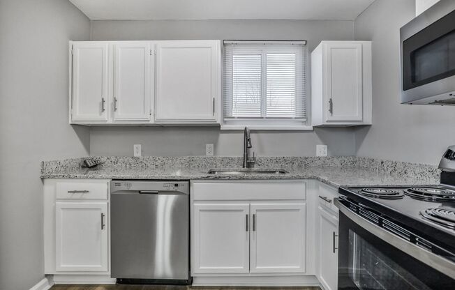 2 beds, 1 bath, 825 sqft, $995, Unit 6120-A