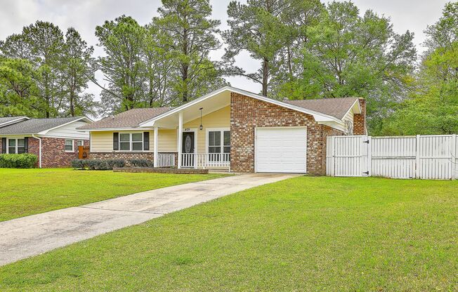 Gorgeous Family Home in Summerville!